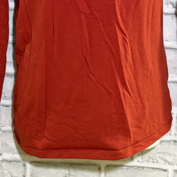 SWS BASIC Women's V-Neck Rust Top, size large, long sleeve - Picture 4 of 6